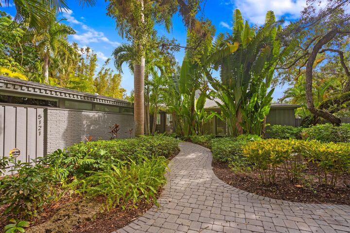 Property Photo:  5121 Hidden Harbor Road  FL 34242 