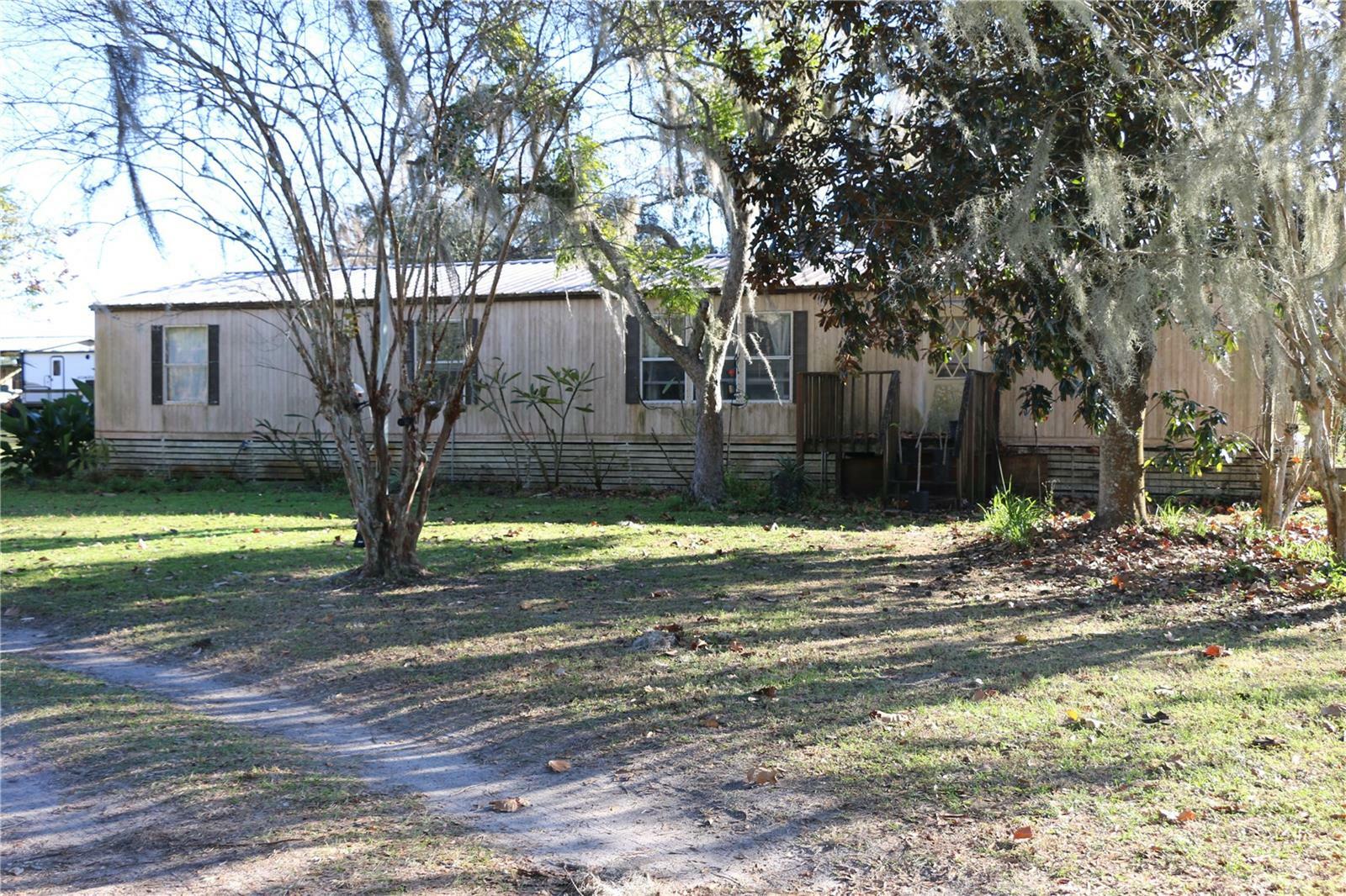 Property Photo:  4922 Mount Pleasant Road  FL 34736 