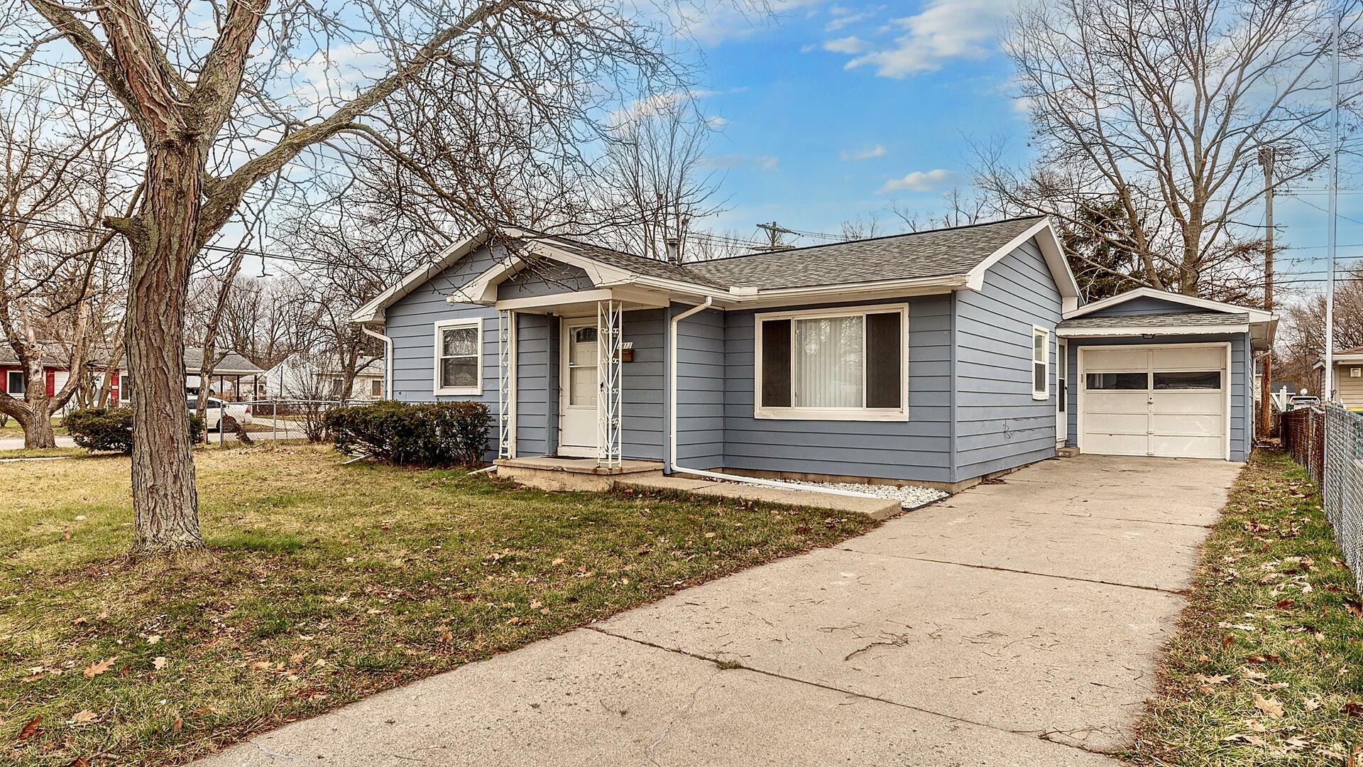 Property Photo:  1811 George Avenue  MI 48198 