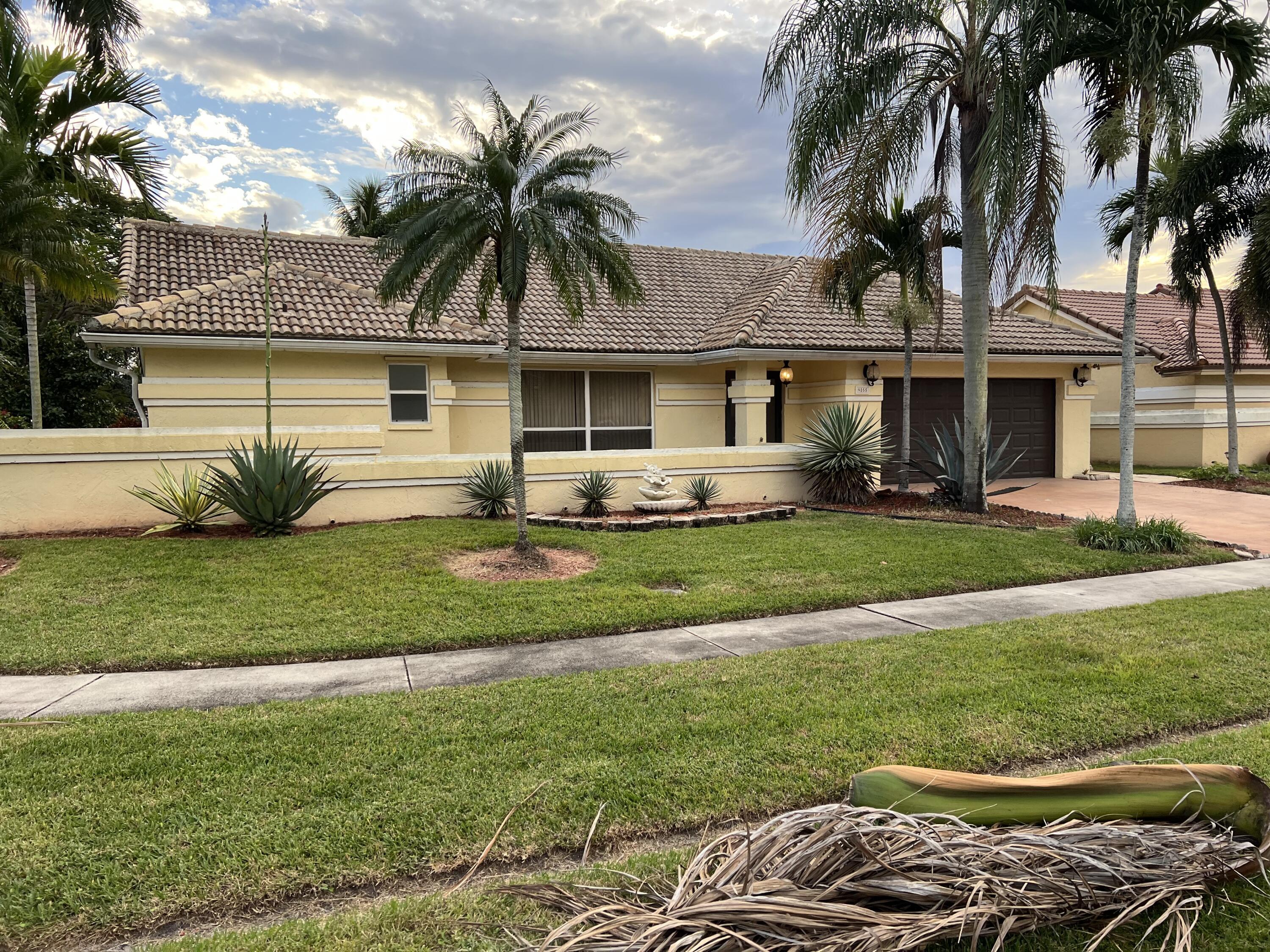 Property Photo:  9855 Sun Pointe Drive  FL 33437 