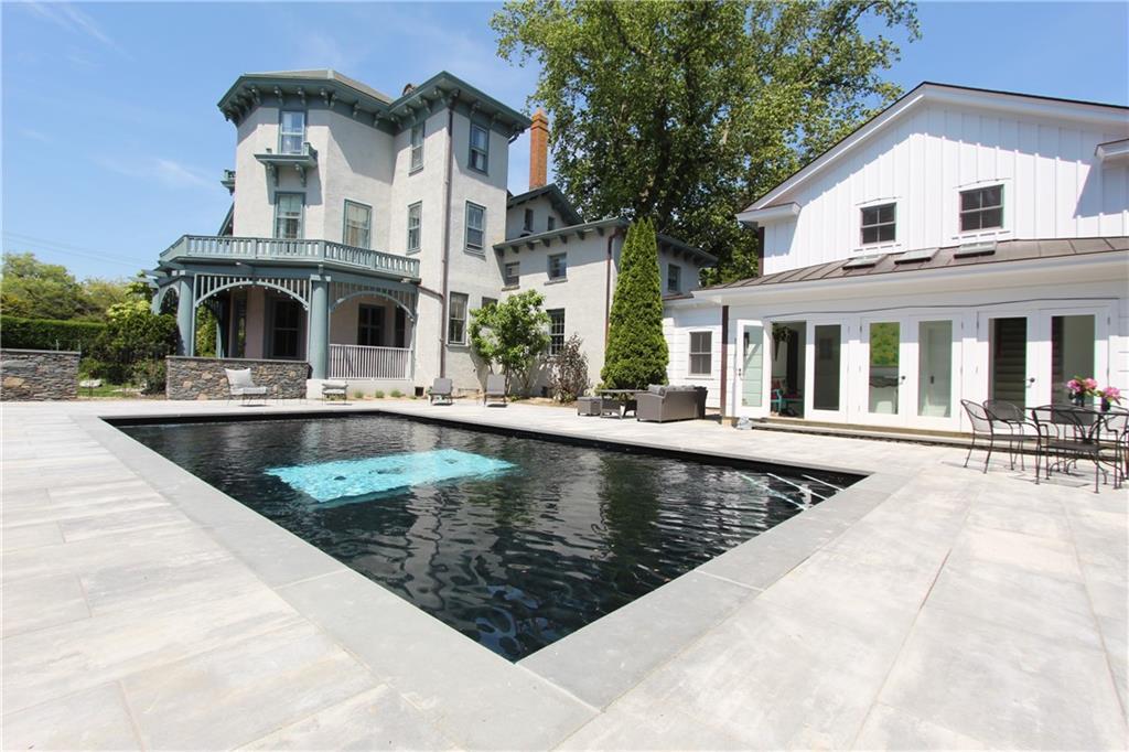 Property Photo:  443 Bellevue Av  RI 02840 