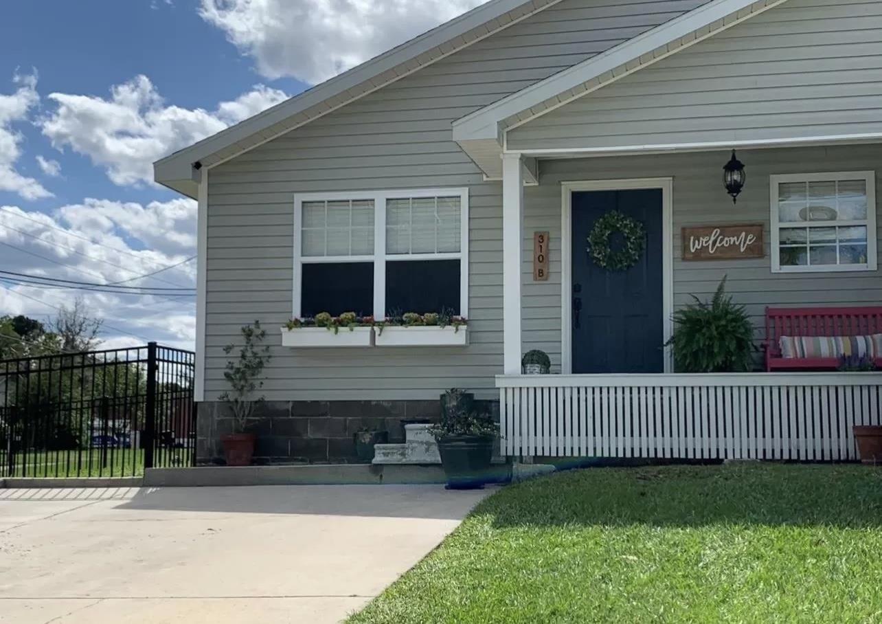 Property Photo:  310 SW Hancock Avenue B  FL 32340 