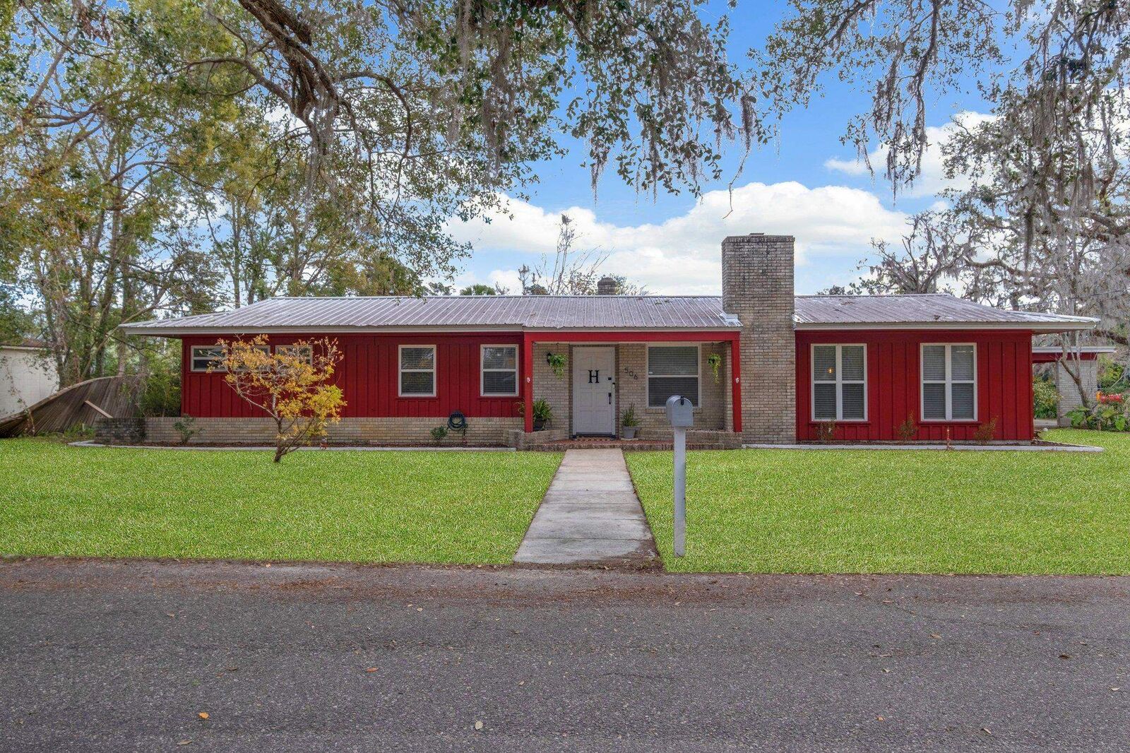 Property Photo: 506 N Quincy Street FL 32348