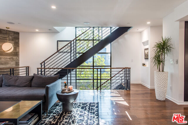 1419  Main St  Venice CA 90291 photo