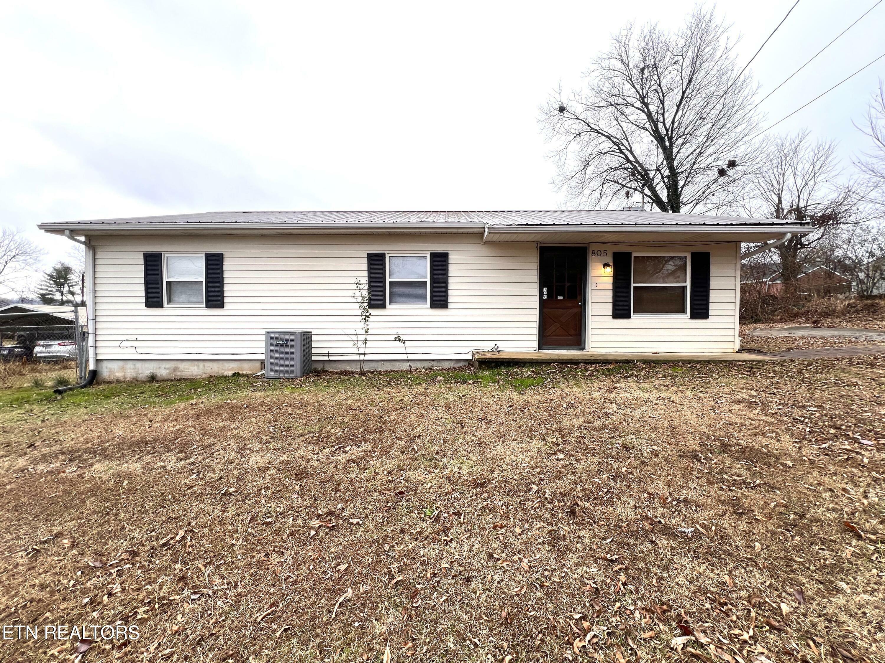 Property Photo:  805 Chestnut St  TN 37874 