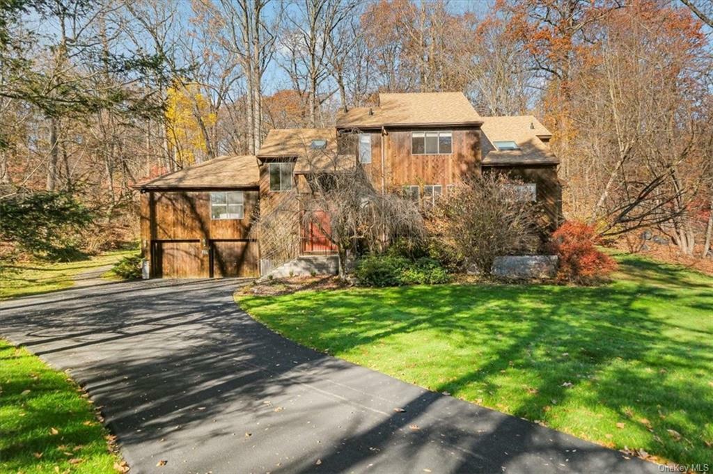 Property Photo:  5 Amalfi Drive  NY 10567 