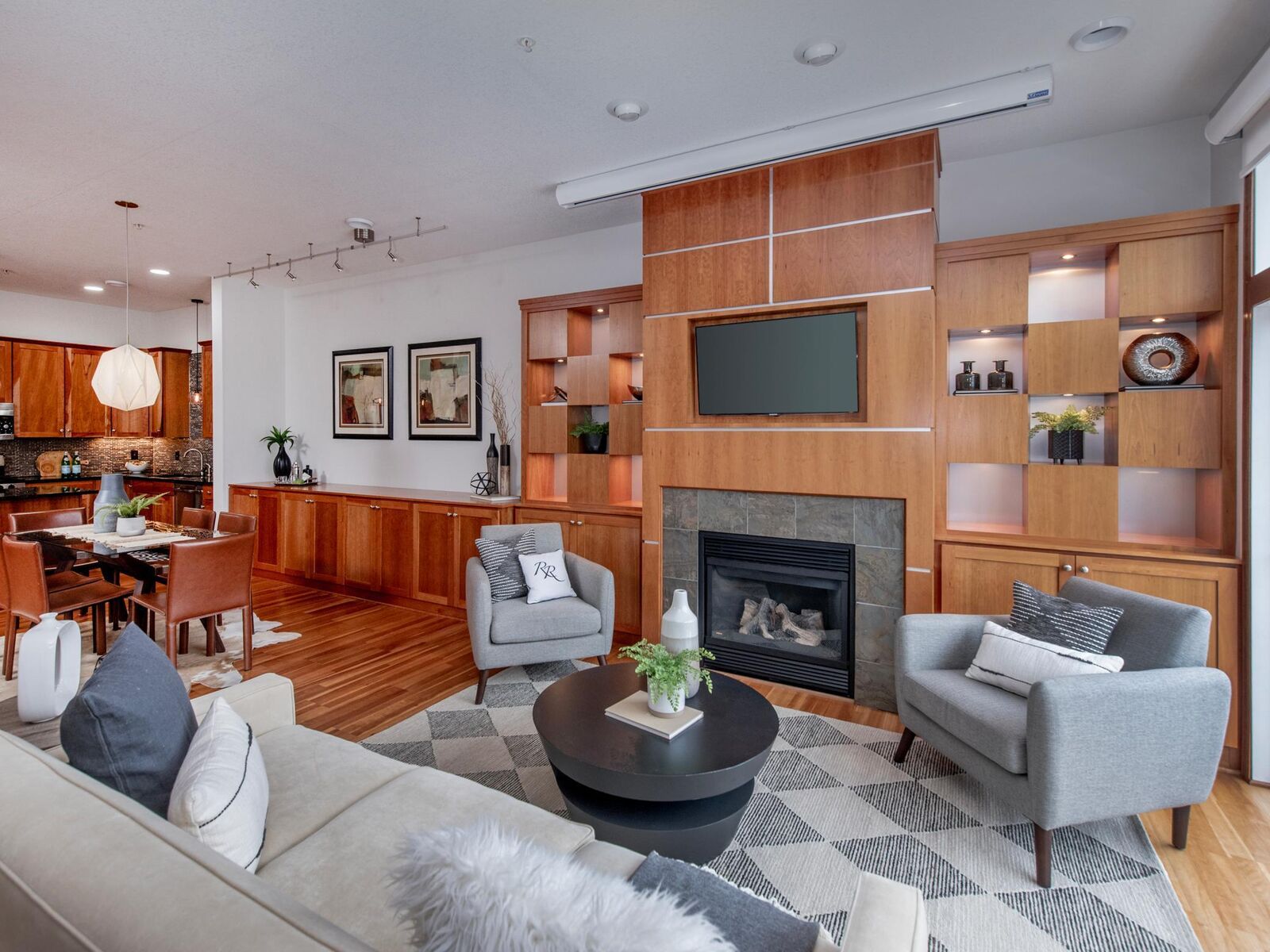 Property Photo:  1593 Niles Avenue 10  MN 55116 