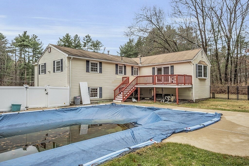 Property Photo:  17 Fletcher Rd  MA 01886 