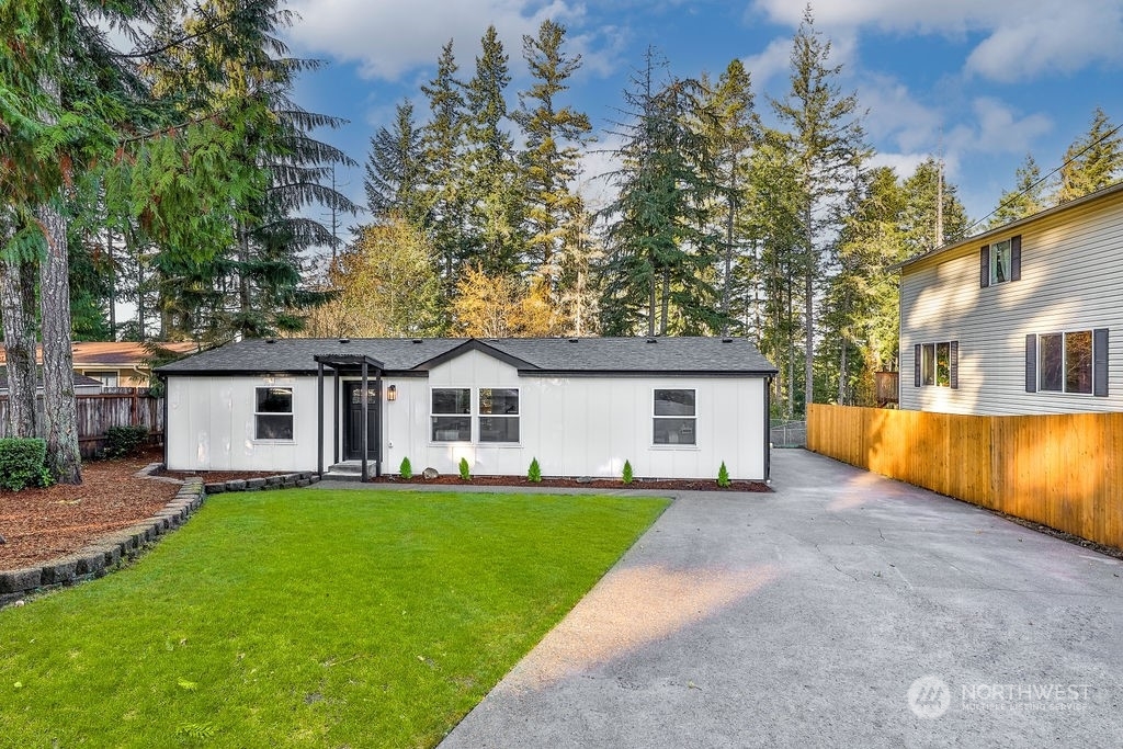 Property Photo:  1910 E Trails End Drive  WA 98528 