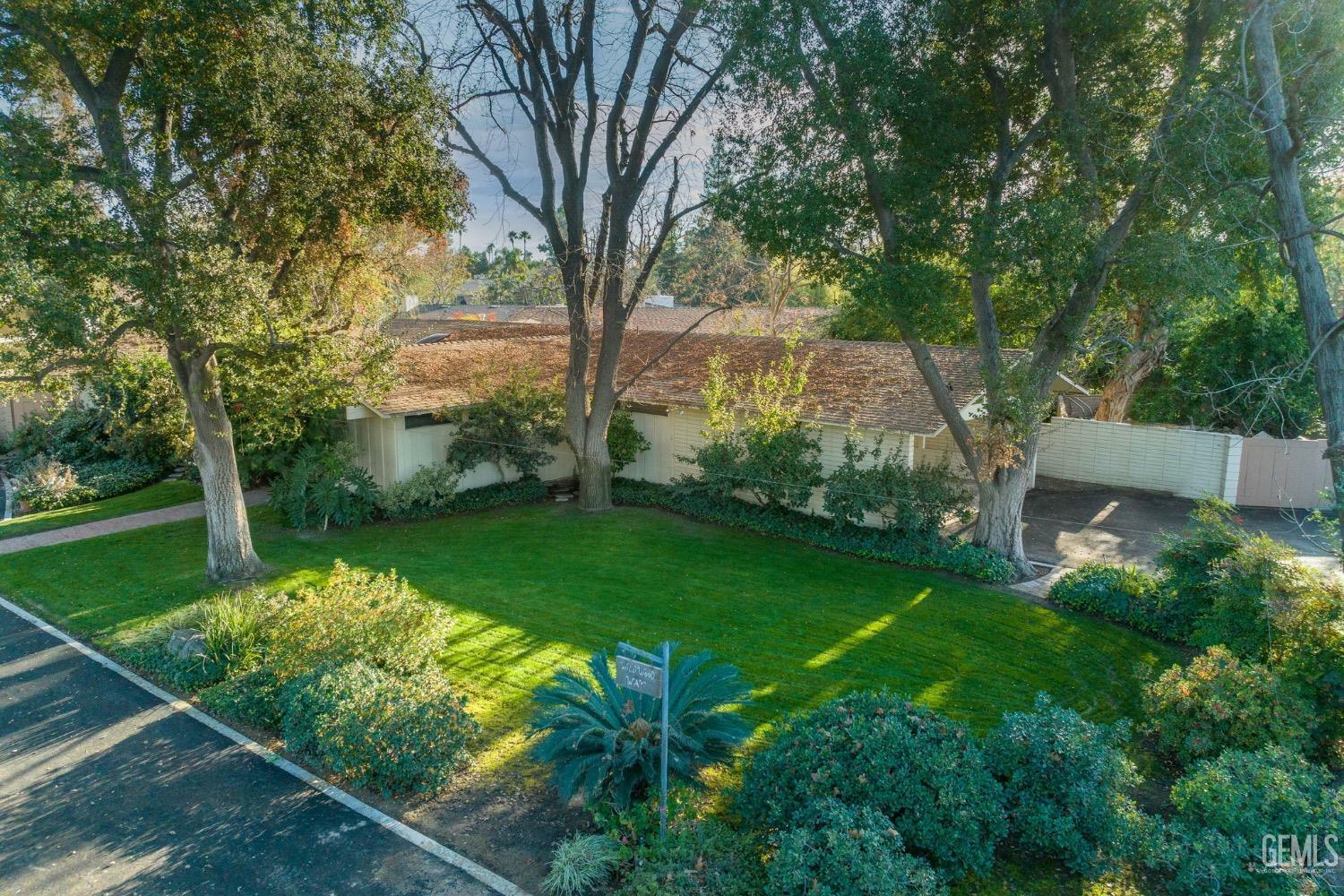 Property Photo:  6903 Wildwood Way  CA 93309 