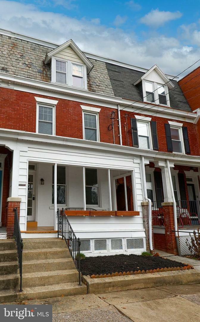 Property Photo:  338 N Pine Street  PA 17603 