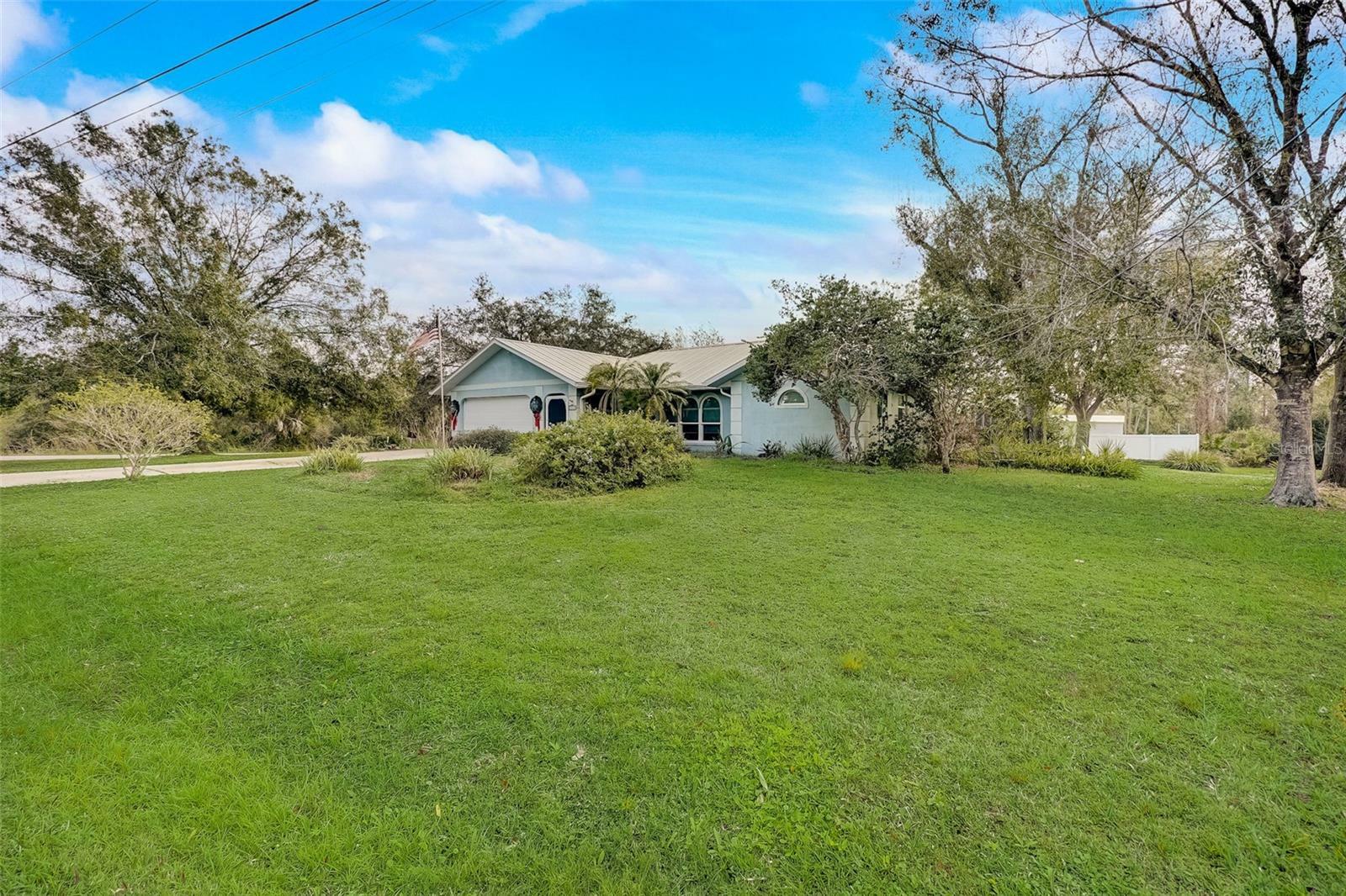 Property Photo:  7113 Petal Road  FL 34291 