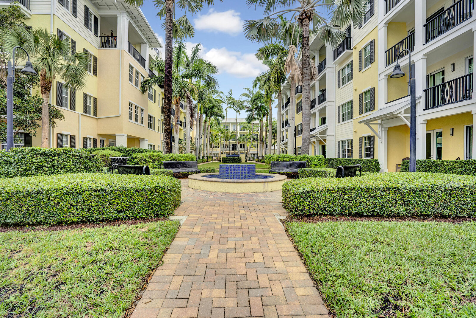 Property Photo:  226 N Latitude Circle 301  FL 33483 