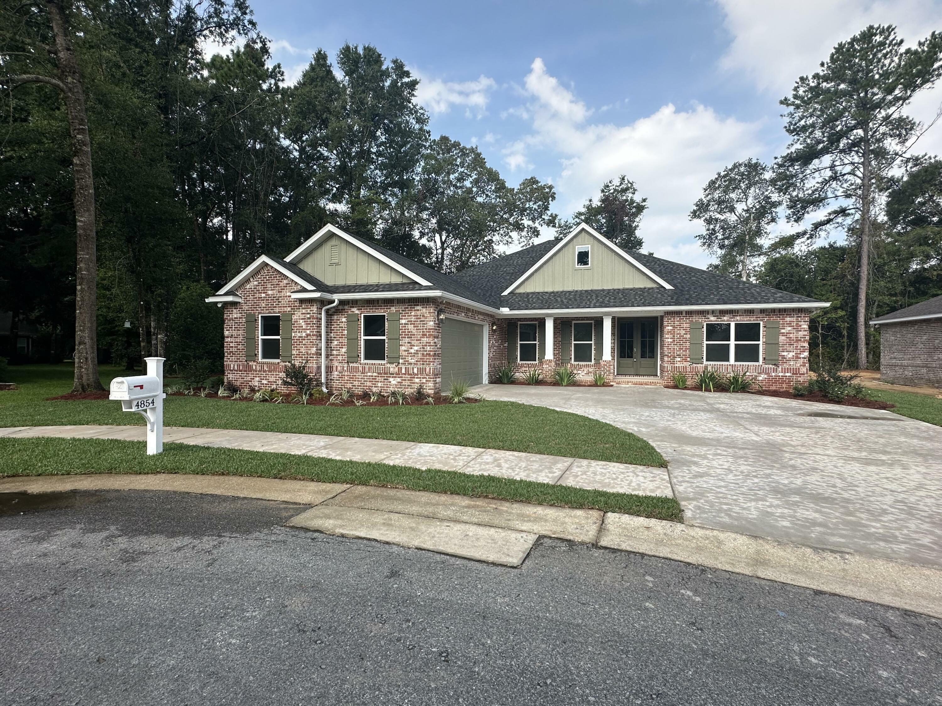 Property Photo: 4854 Aunt Mary'S Loop FL 32539