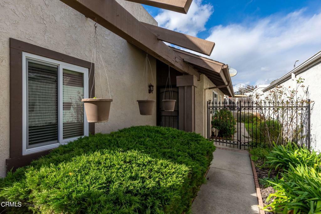 Property Photo:  5649 Stanford Street  CA 93003 