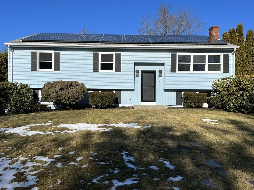 Property Photo: 3 Carriage Dr MA 01501