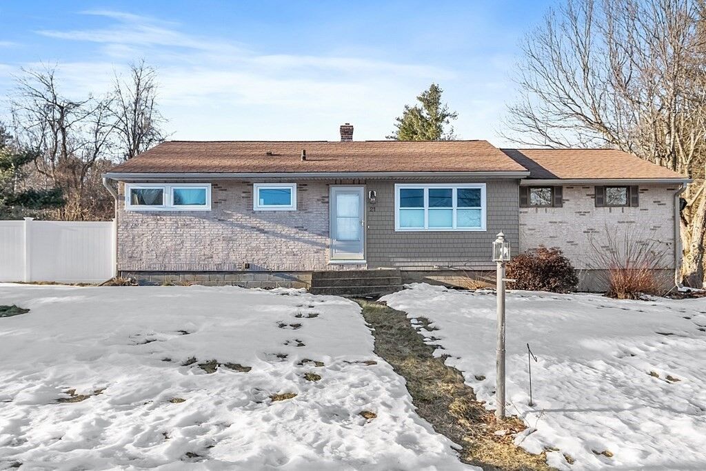 Property Photo:  21 Lovell St  MA 01473 