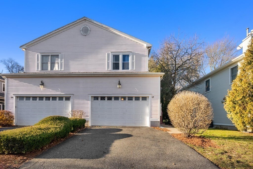 Property Photo: 17 Tanglewood Rd 17 MA 02459