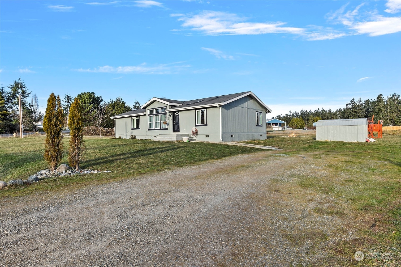 Property Photo:  914 Sharon Street  WA 98277 