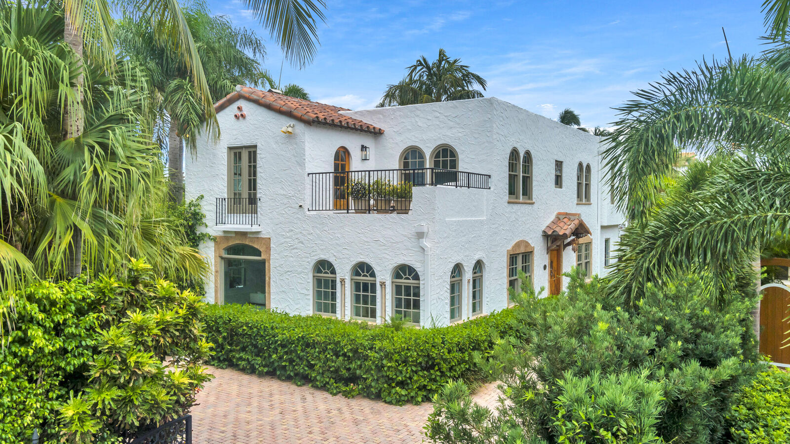 Property Photo:  287 Valencia Road  FL 33401 