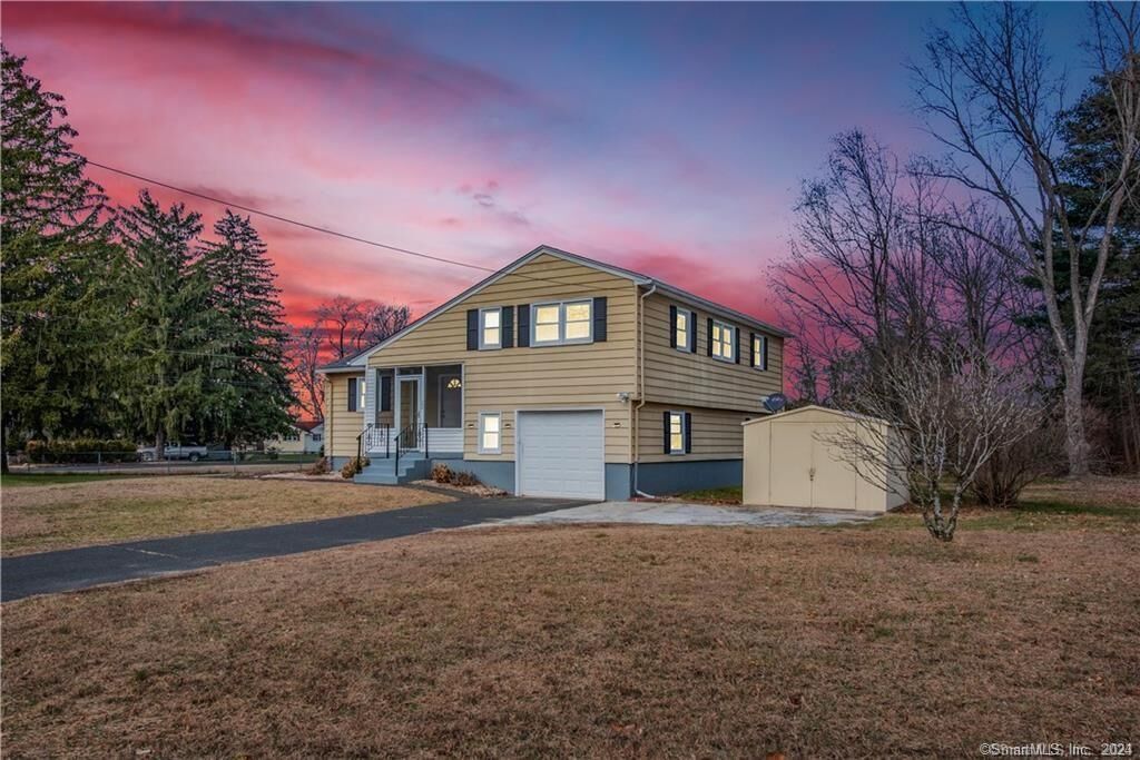 Property Photo:  22 Washington Road  CT 06095 