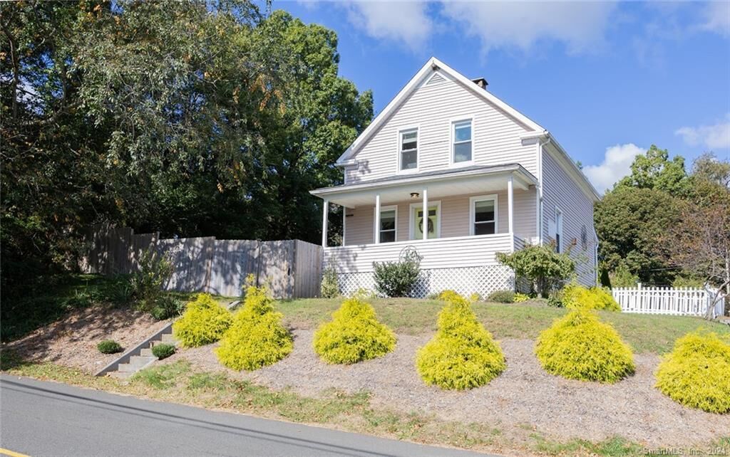 Property Photo:  60 West Avenue  CT 06461 