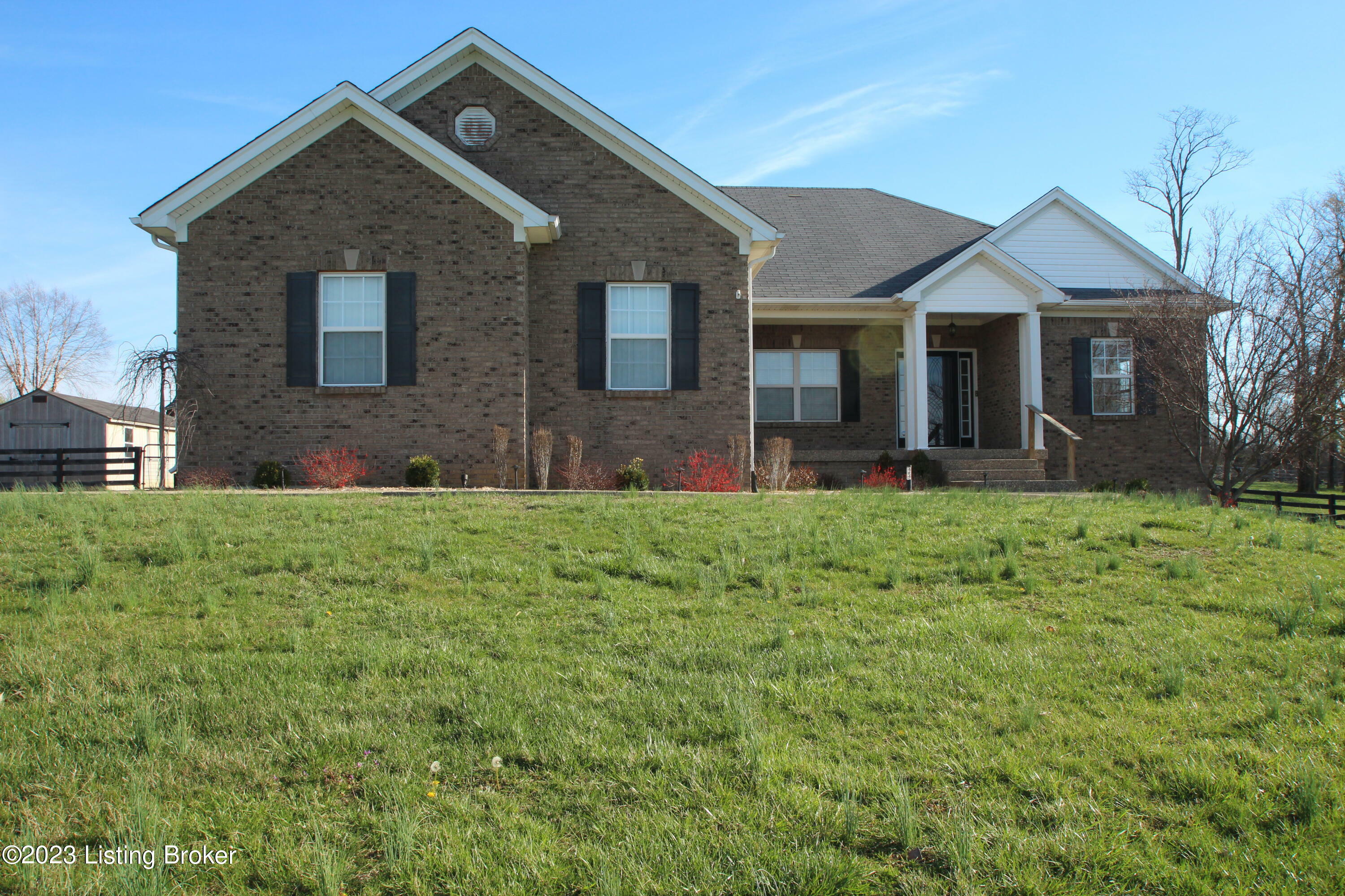 Property Photo:  2211 N Courtney Dr  KY 40031 