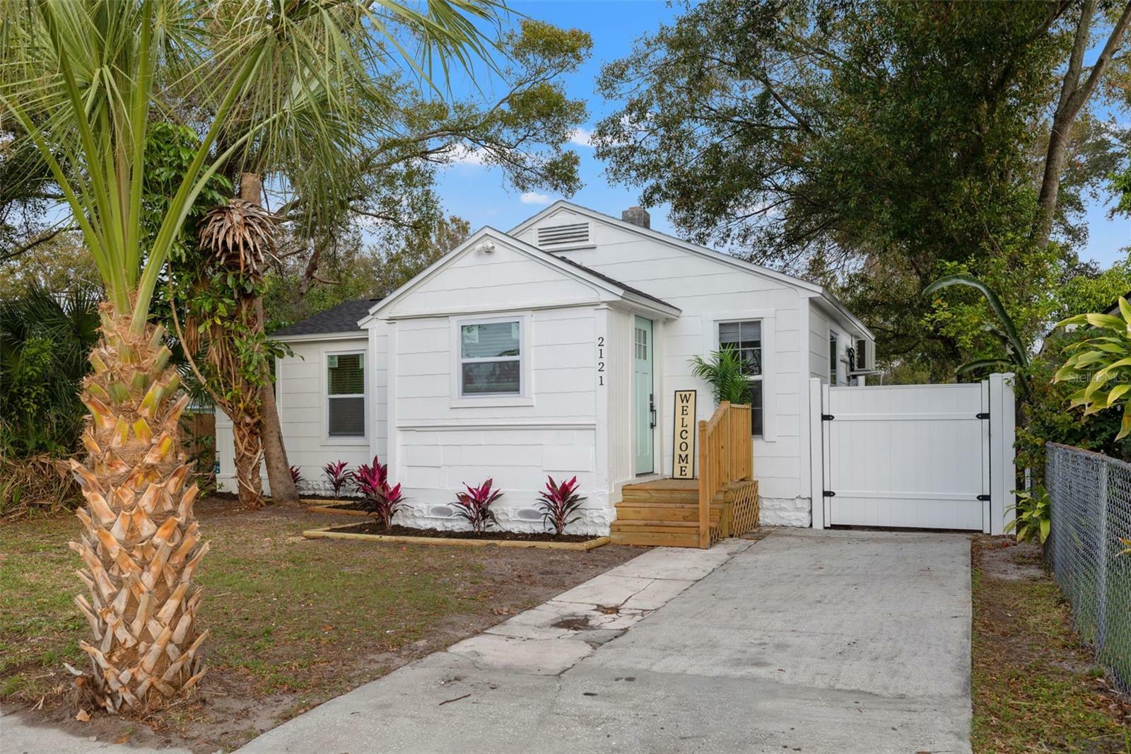 Property Photo: 2121 16th Avenue S FL 33712