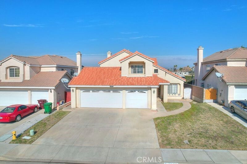 Property Photo: 25820 Via Hamaca Avenue CA 92551