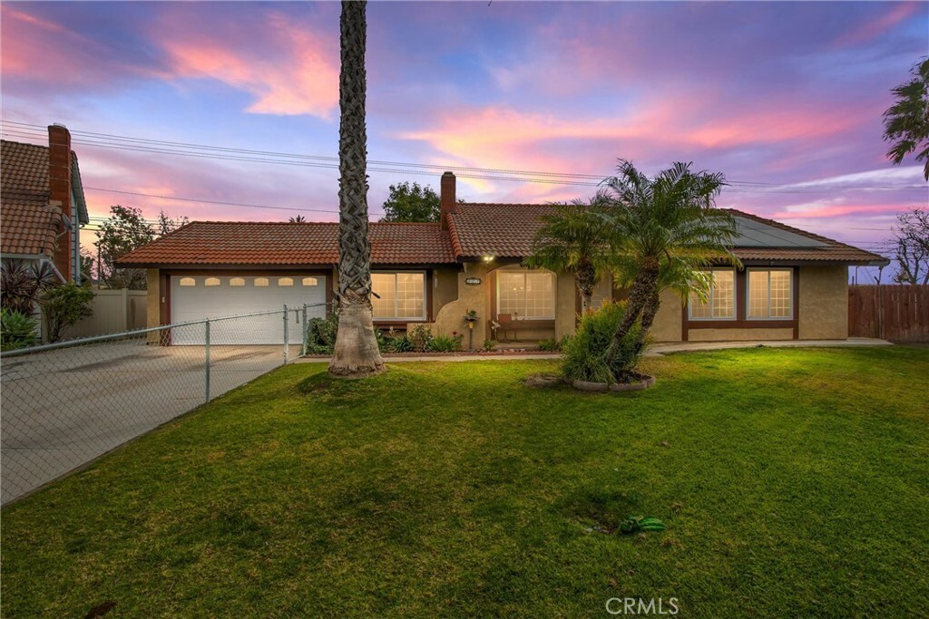 Property Photo:  889 S Verde Avenue  CA 92376 