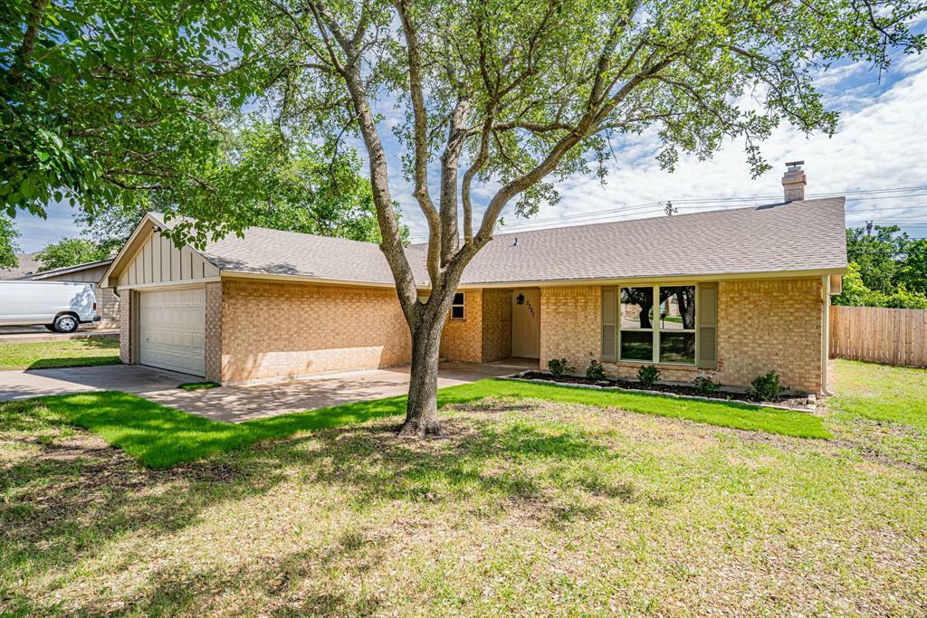 Property Photo:  5327 Mission Circle  TX 76049 