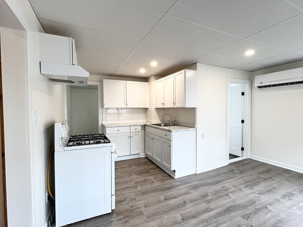 Property Photo: 13-1/2 Bluff St MA 01610