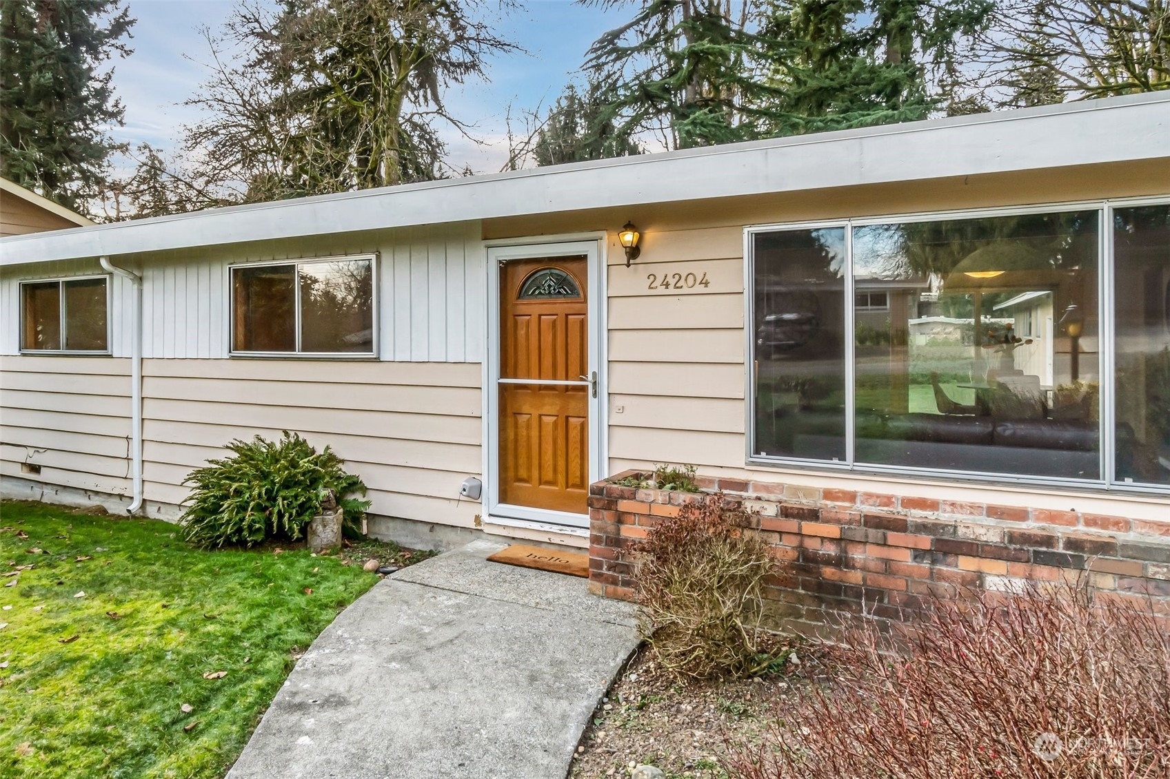 Property Photo:  24204 2nd Place W  WA 98021 