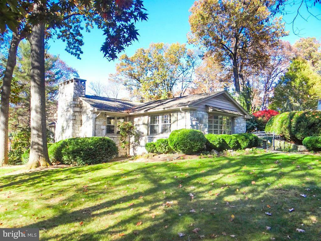 Property Photo:  102 Woodland Way  PA 17202 