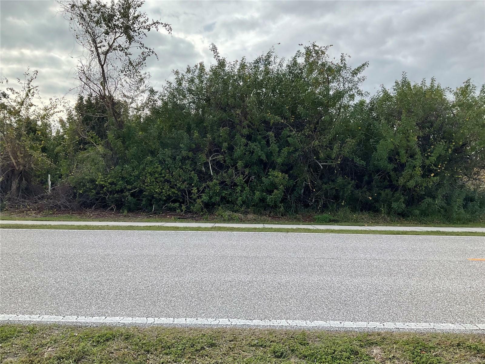 Property Photo:  7095 Spinnaker Boulevard  FL 34224 