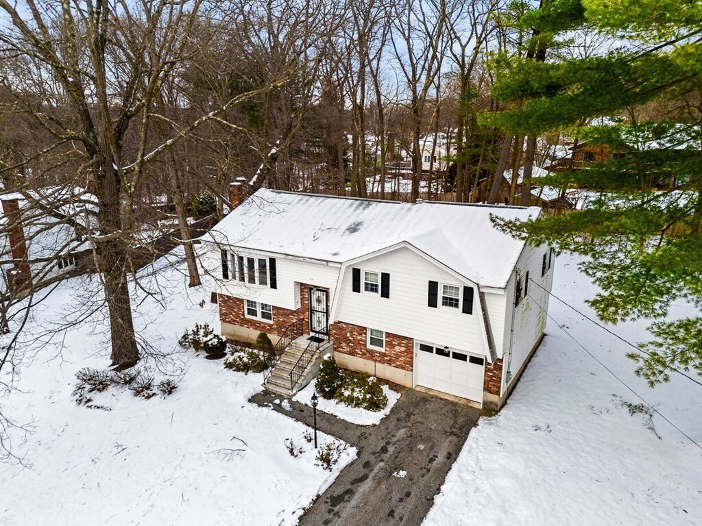 Property Photo: 41 Freeport Dr MA 01803