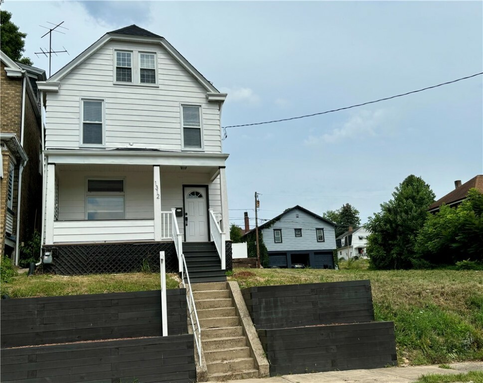 Property Photo:  1312 Woodmont  PA 15068 