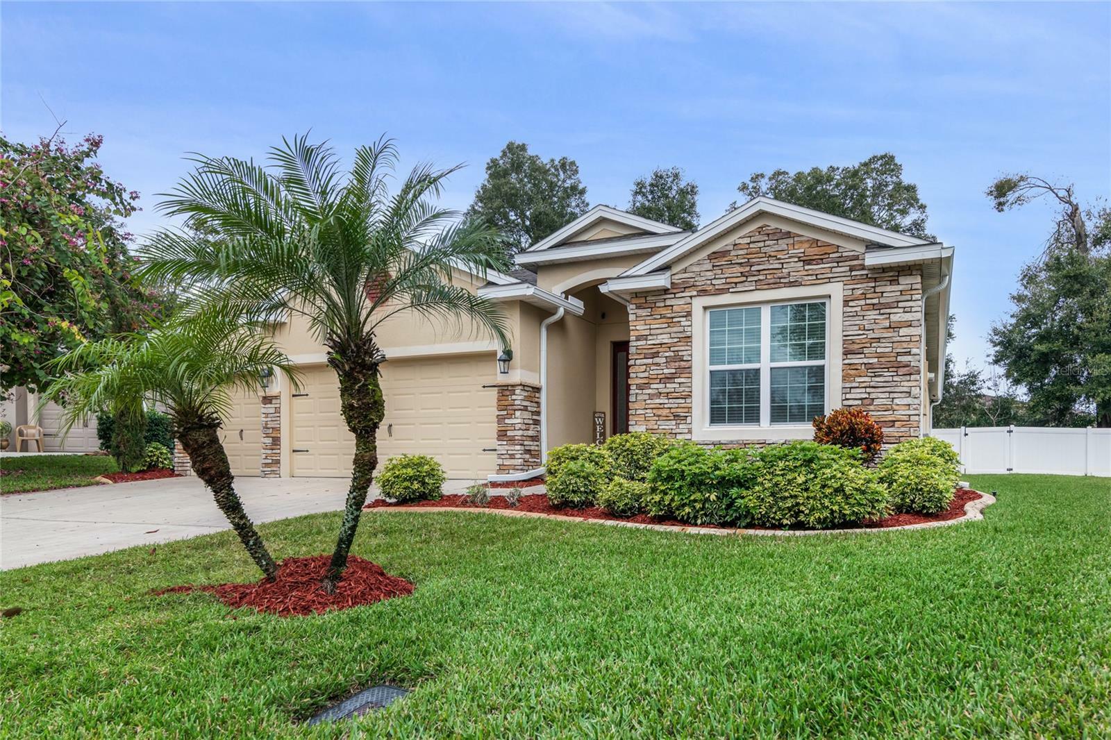 Property Photo:  552 Morgan Wood Drive  FL 32724 