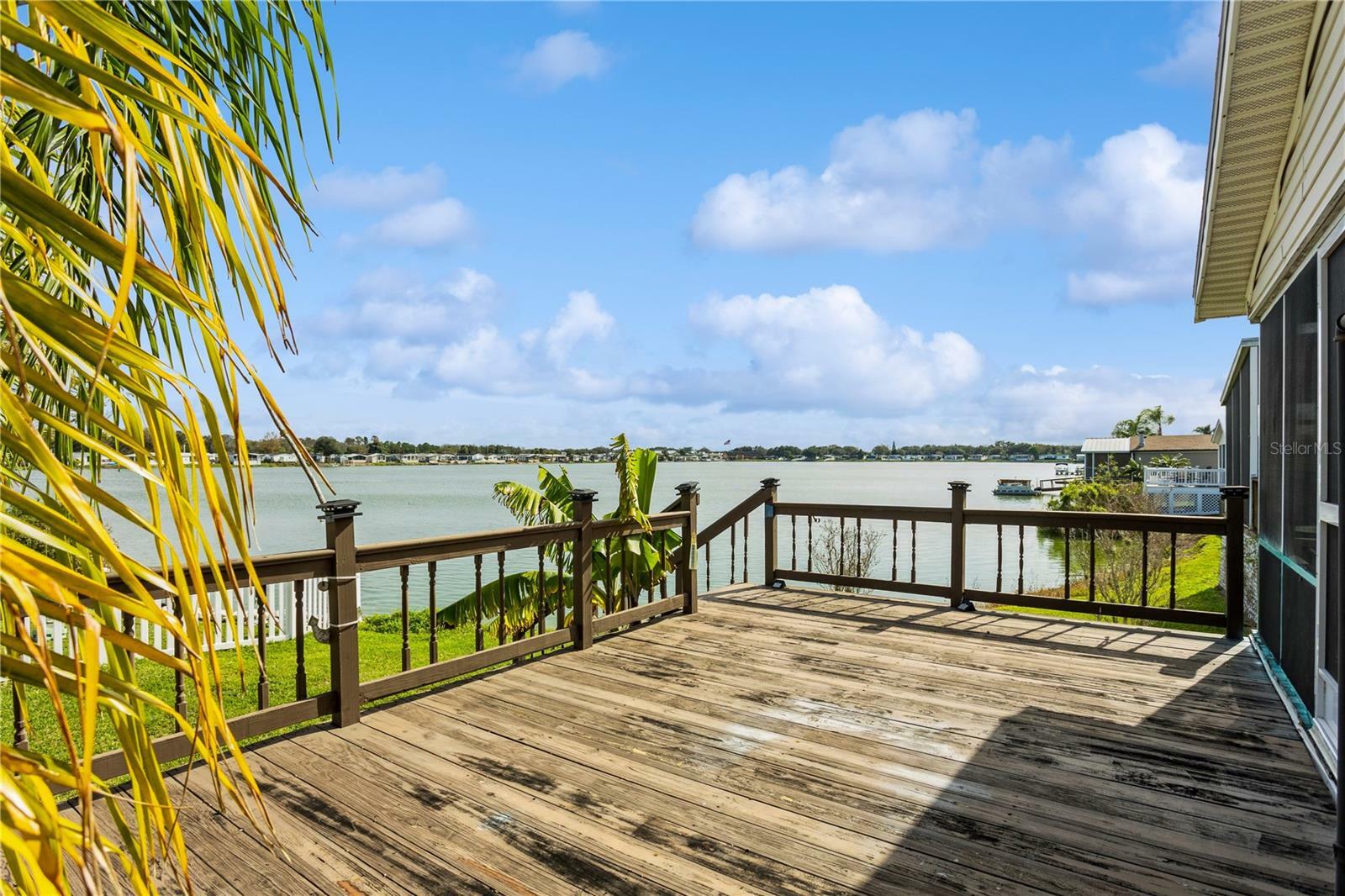 Property Photo:  8604 Fantasia Park Way  FL 33578 