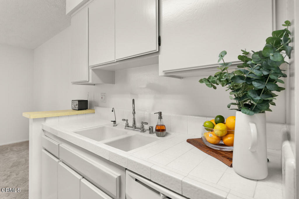 Property Photo: 528 N Jackson Street 207 CA 91206