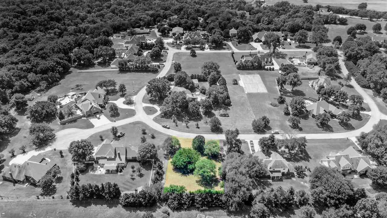 Property Photo:  800 Hanna Dr  OK 74604 