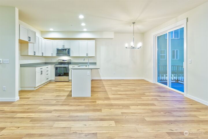 Property Photo:  4251 Braeburn Lane 6  WA 98226 