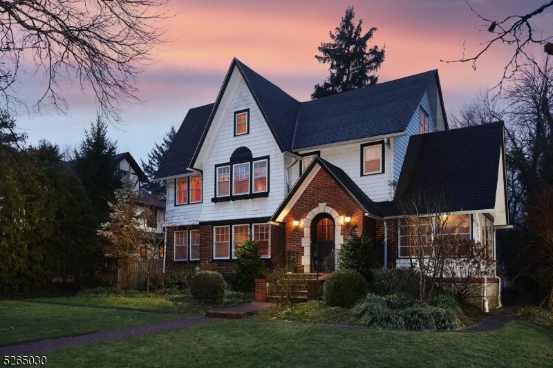 Property Photo:  852 Boulevard  NJ 07090 
