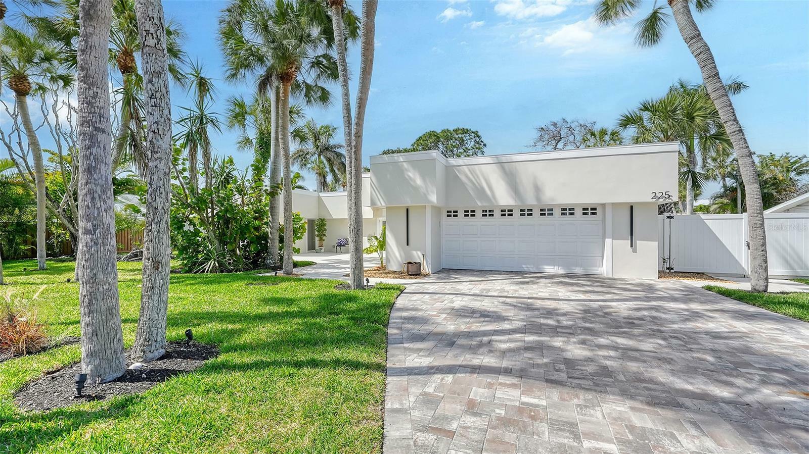 Property Photo:  225 N Blvd Of The Presidents Boulevard  FL 34236 