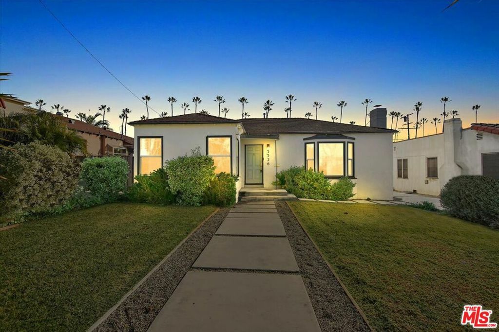 Property Photo:  5526 Eileen Avenue  CA 90043 