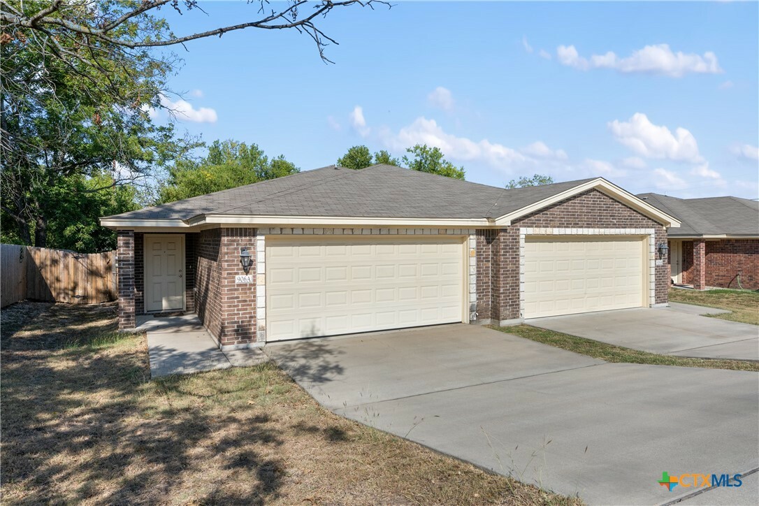 Property Photo:  906 McClure Lane  TX 76548 