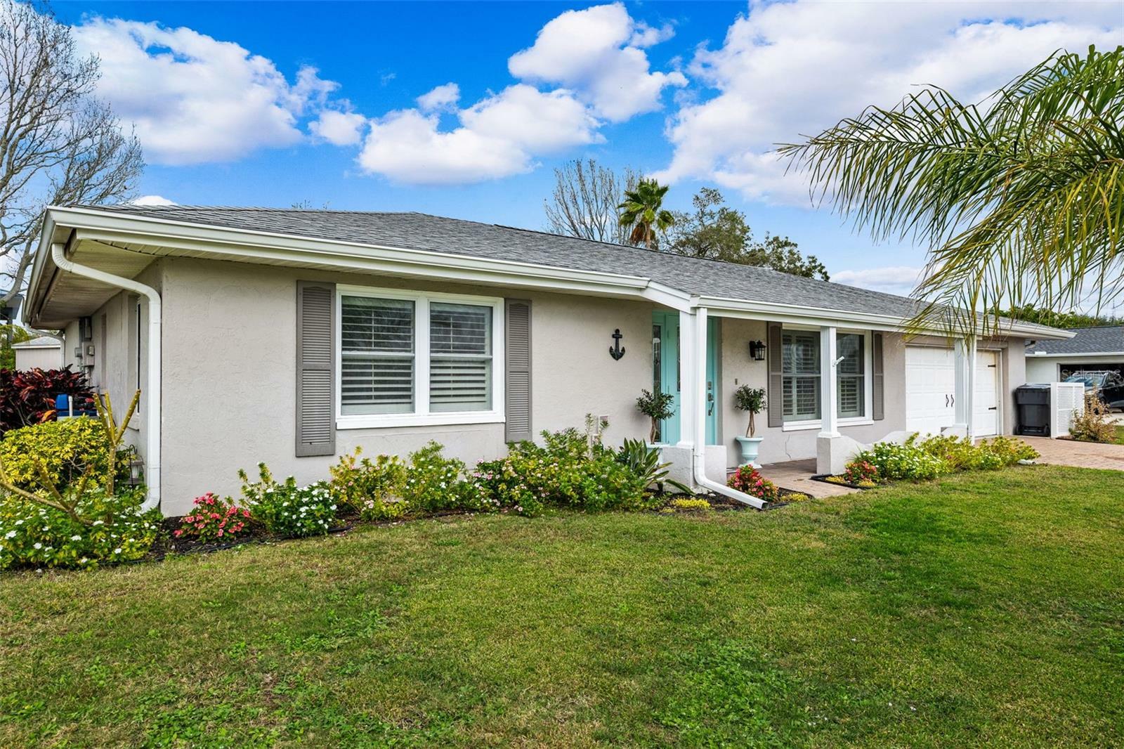 Property Photo:  1503 New Bedford Drive  FL 33573 