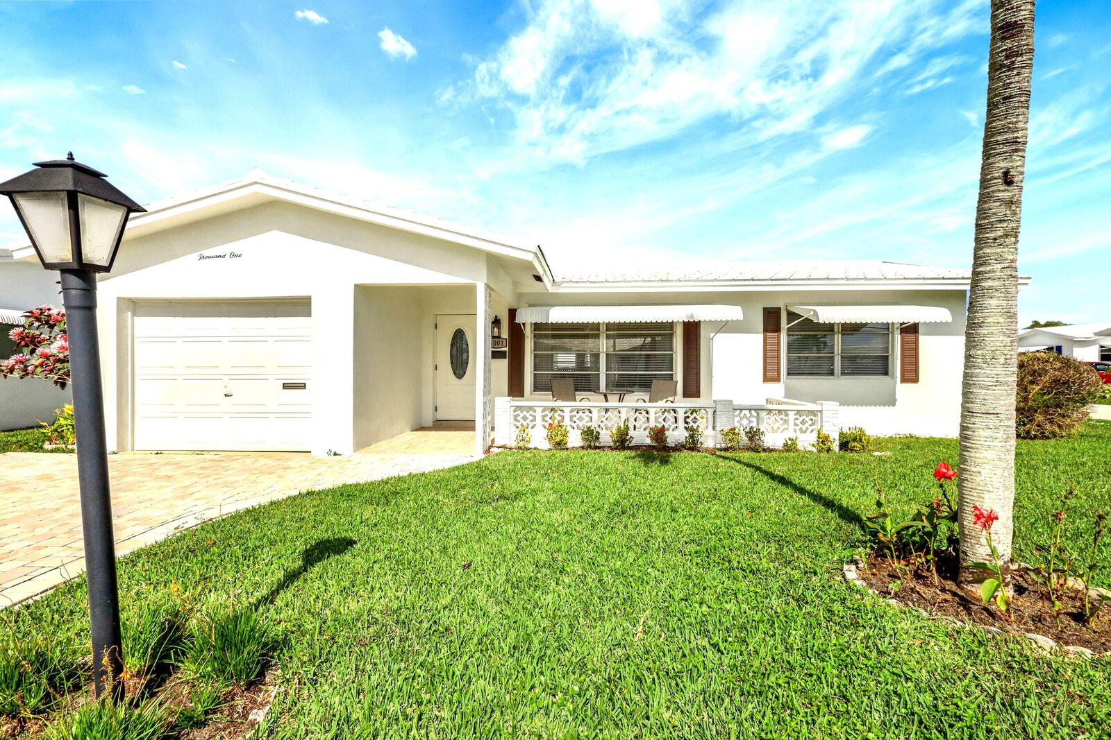Property Photo:  1001 SW 3rd Way  FL 33426 