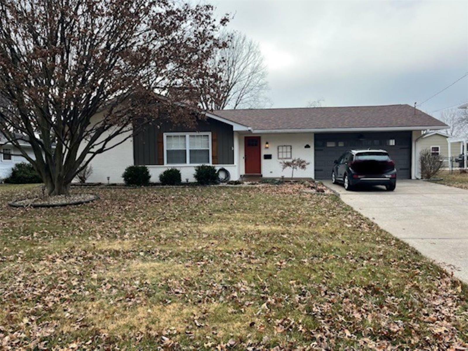 Property Photo:  307 Rosemary Drive  IL 62234 