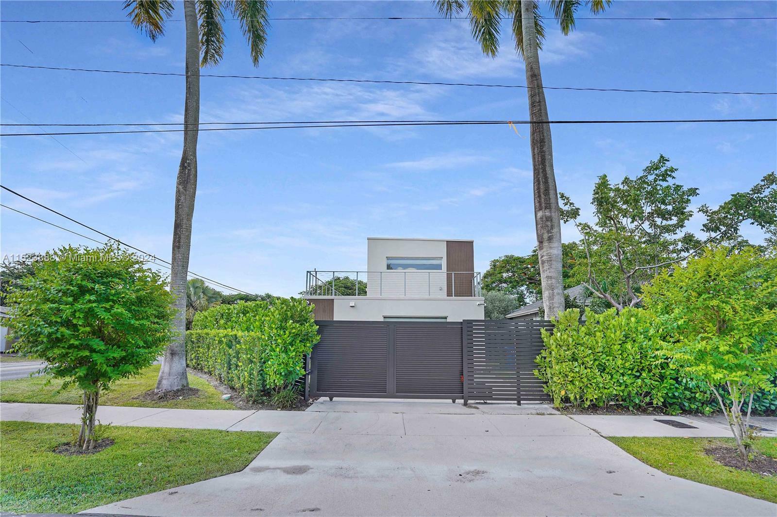 Property Photo:  1601 NW 6th Ave  FL 33311 